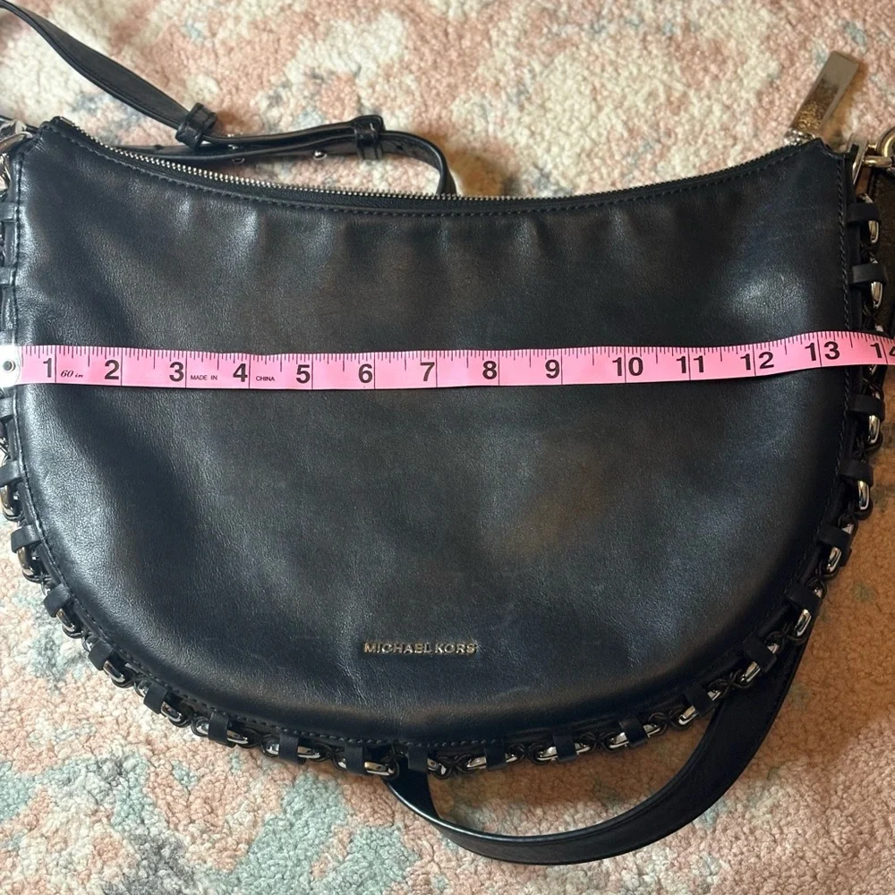 Michael Kors Piper leather messenger bag, medium - Picture 7 of 10